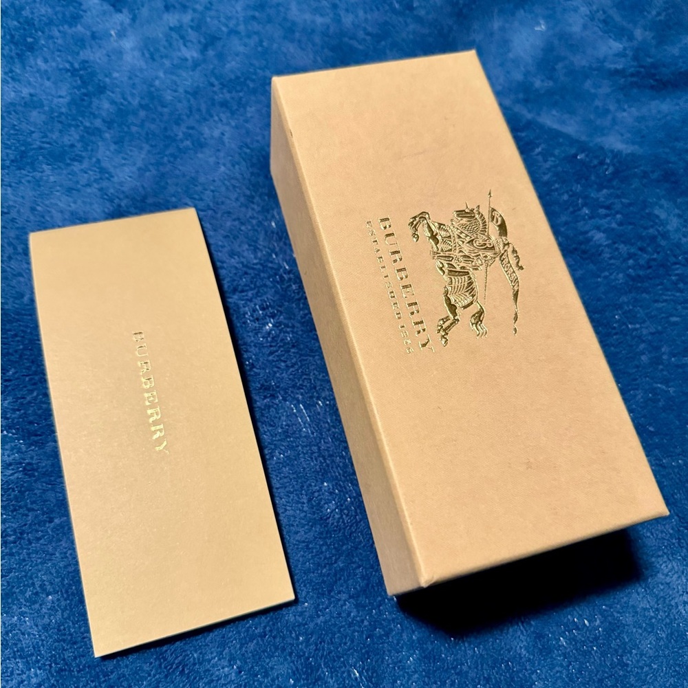 Box for Burberry sunglasses.